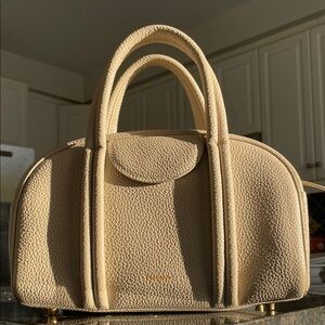 Pearl grey bowing bag